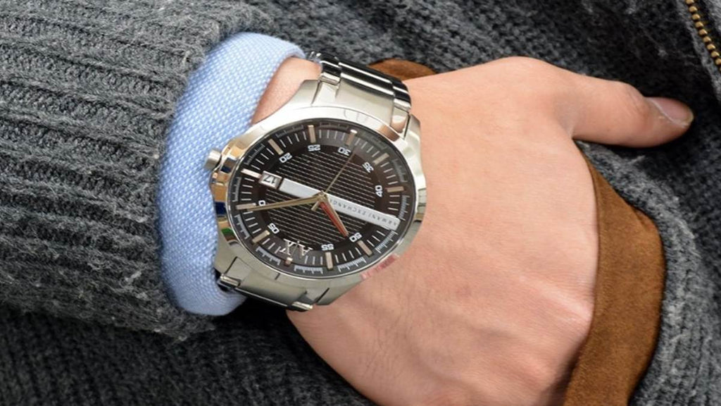 Armani Exchange men's watch on wrist, 17_01_2024.