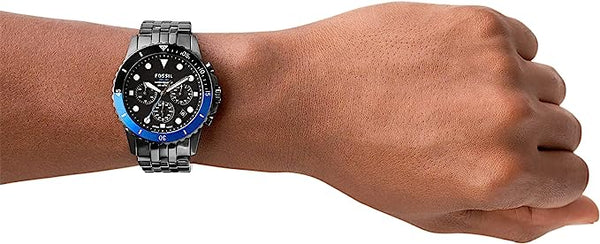 Men's watch on wrist with black and blue accents, product image 81iBlp5iJqL.