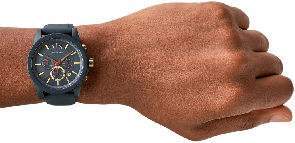 Armani Exchange watch on wrist, Merhod008-02