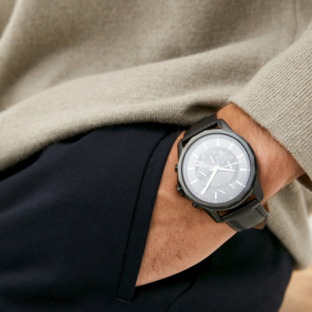 Men's watch RTLAAV090201 on wrist, black leather strap, gray face