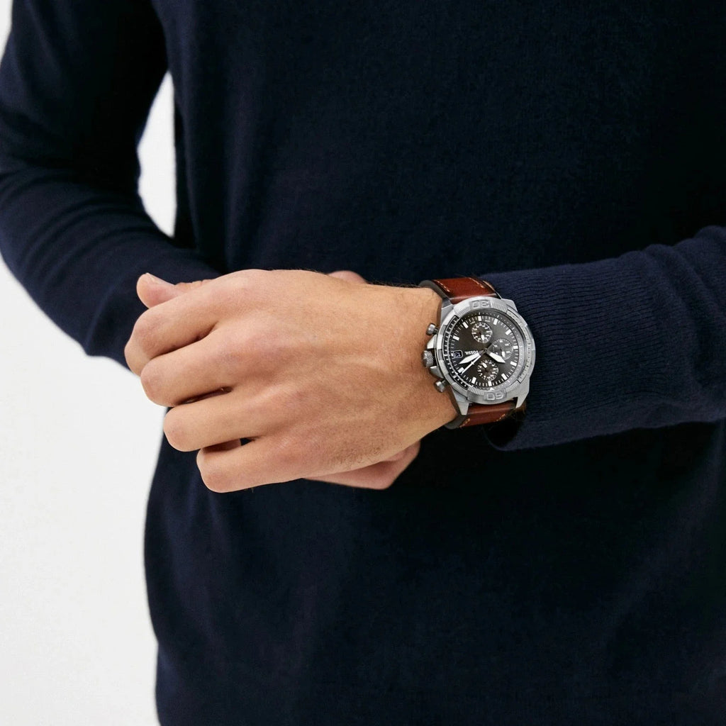 Men's watch RTLAAV097001 on wrist, leather strap