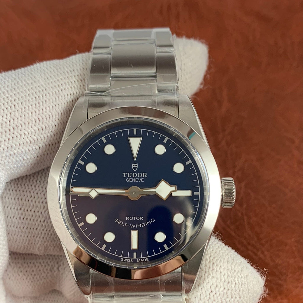 Tudor watch with blue dial, i1673599590_1480_2