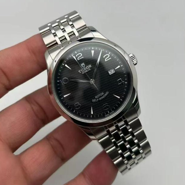 Tudor watch m45468131560_2 with black dial and stainless steel band