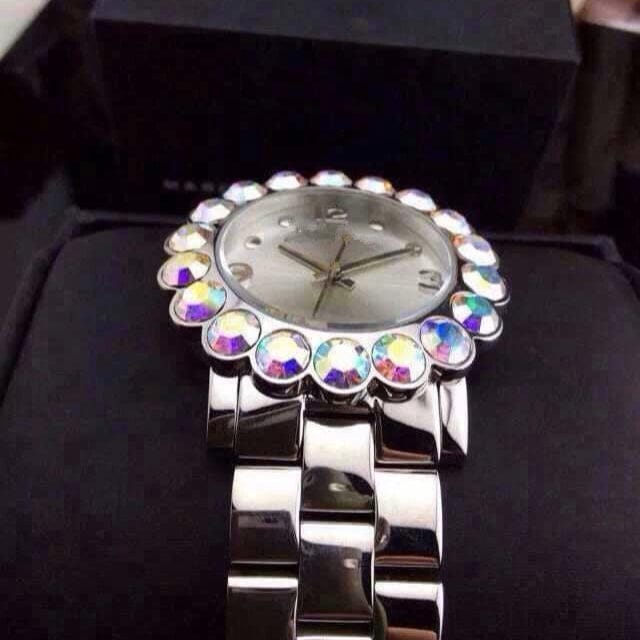 Marc Jacobs Amy Silver Dial Silver Steel Strap Watch for Women - MBM3222