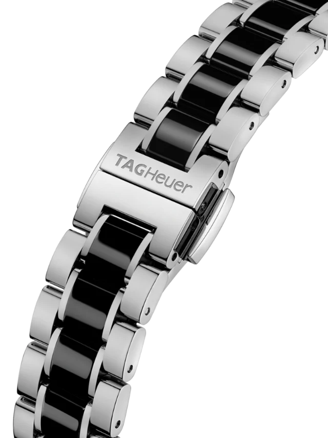 Tag Heuer Formula 1 WBJ141AA watch bracelet detail