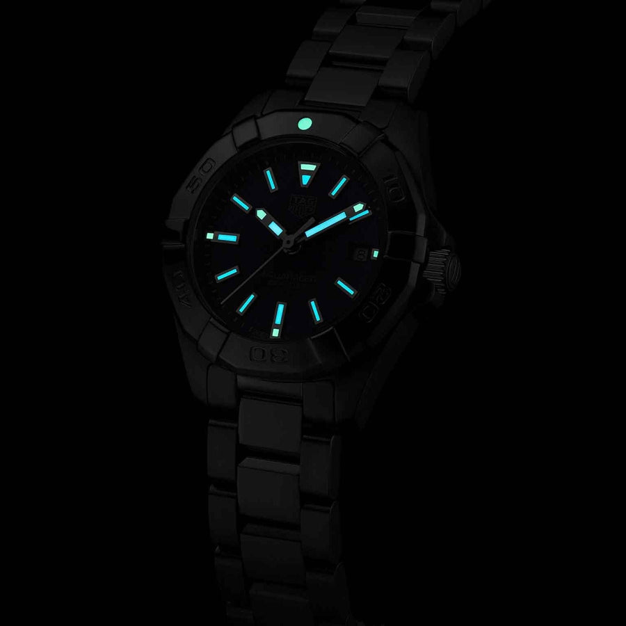 WBD1412 Watch with glowing hands and markers