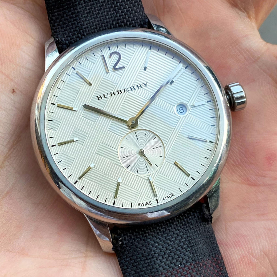 Burberry Classic Round Cream Dial Black Leather Strap Watch for Men - BU10008