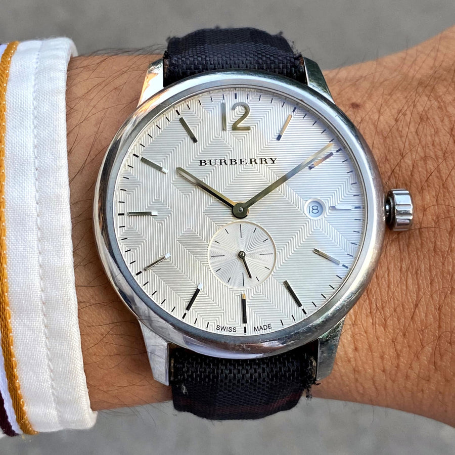 Burberry Classic Round Cream Dial Black Leather Strap Watch for Men - BU10008