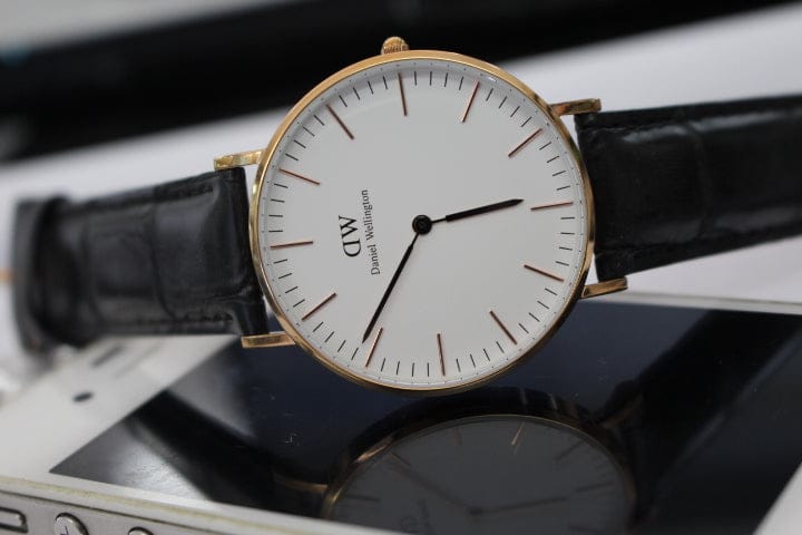 Daniel Wellington Classic Reading White Dial Black Leather Strap Watch For Women - DW00100041