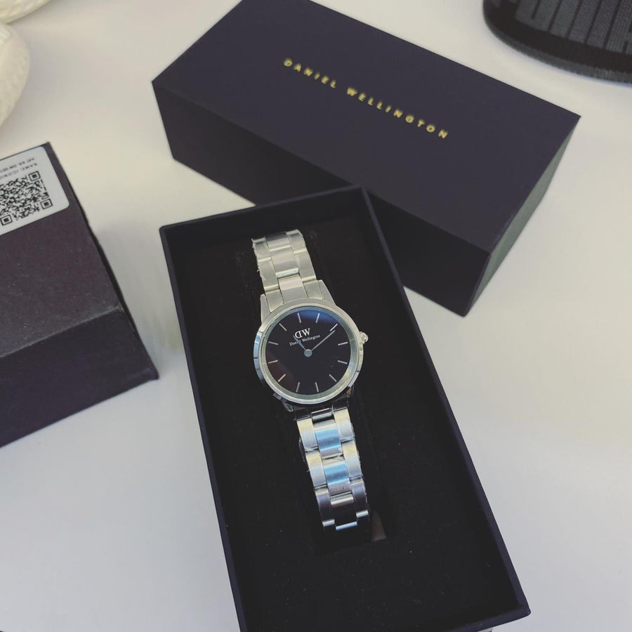Daniel Wellington Iconic Link Black Dial Silver Steel Strap Watch For Women - DW00100208