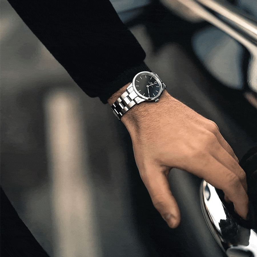 Daniel Wellington Iconic Link Black Dial Silver Steel Strap Watch For Women - DW00100342