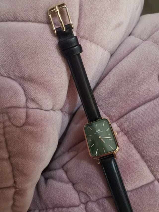 Daniel Wellington Quadro Pressed Melrose Emerald Green Dial Black Leather Strap Watch For Women - DW00100446