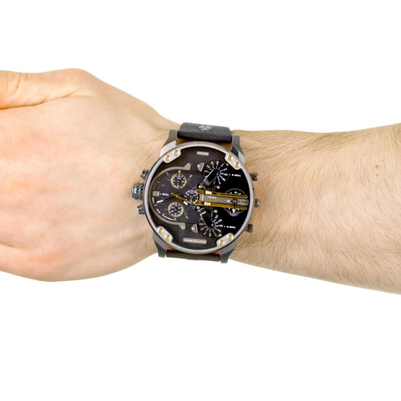 Diesel Mr Daddy 2.0 Black Dial Black Leather Strap Watch For Men - DZ7348
