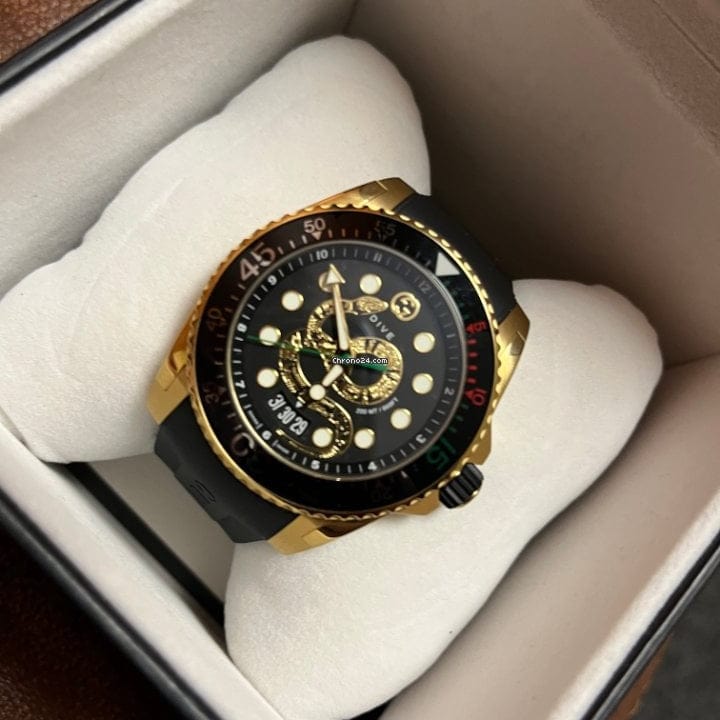 Gucci Dive Quartz Black Dial Black Rubber Strap Watch For Men - YA136219