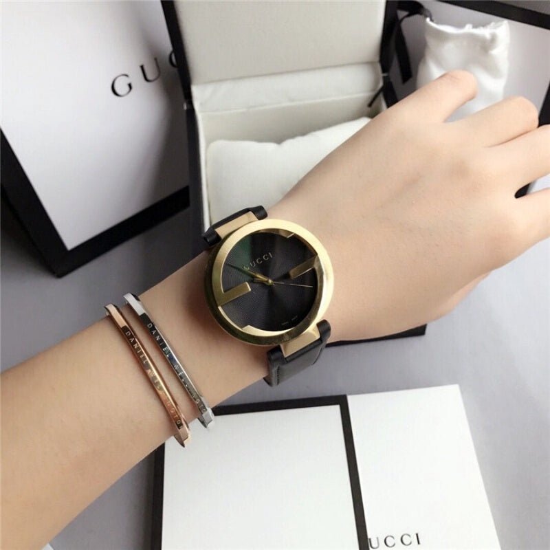 Gucci Interlocking G Gold Black Dial Black Leather Strap Unisex Watch - YA133326