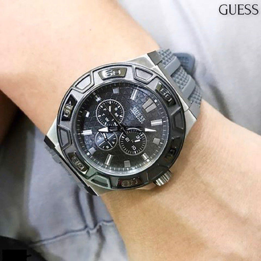 Guess Force Grey Dial Grey Rubber Strap Watch For Men - W0674G8