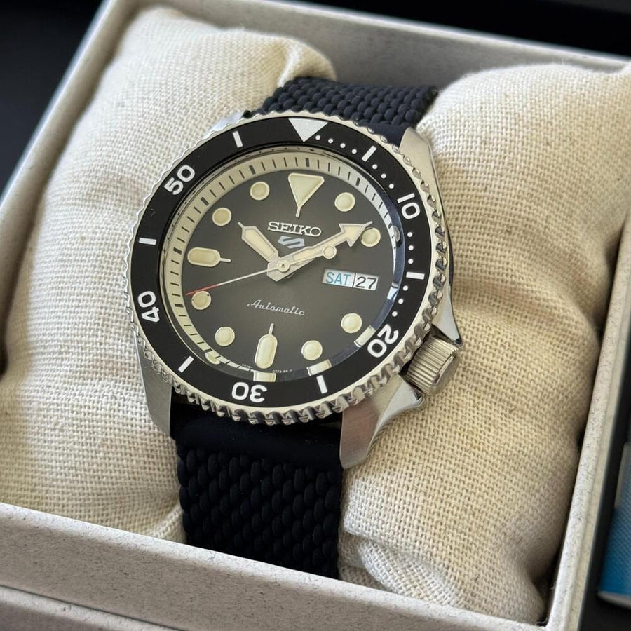 Seiko 5 Sports SKX Automatic Black Dial Black Silicone Strap Watch for Men - SRPD73K2