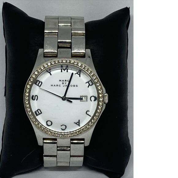 Marc Jacobs Henry Diamonds White Dial Silver Steel Strap Watch for Women - MBM3044