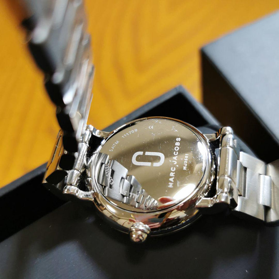 Marc Jacobs Classic White Dial Silver Steel Strap Watch for Women - MJ3581
