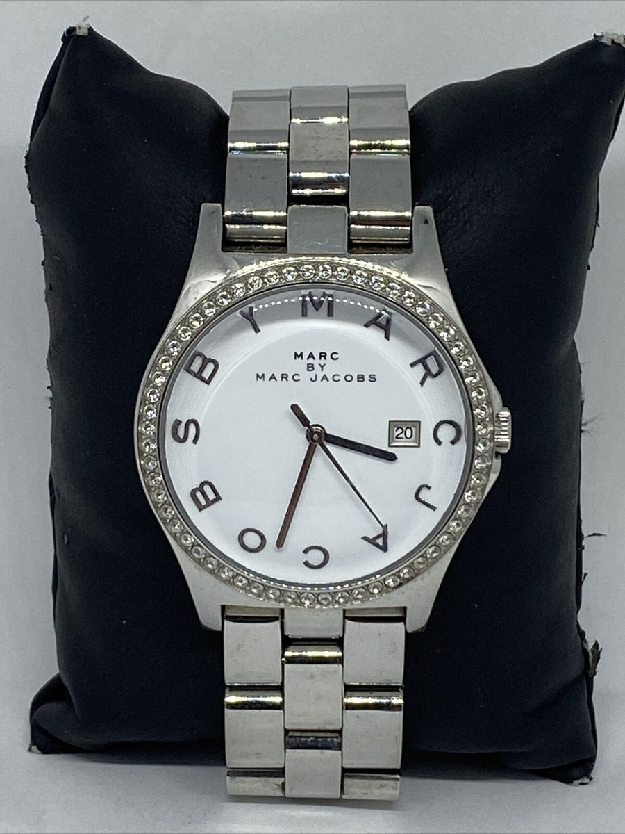Marc Jacobs Henry Diamonds White Dial Silver Steel Strap Watch for Women - MBM3044