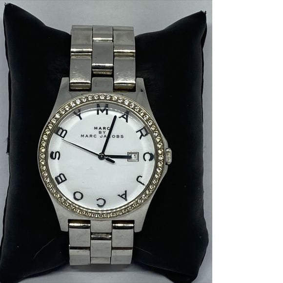 Marc Jacobs Henry Diamonds White Dial Silver Steel Strap Watch for Women - MBM3044