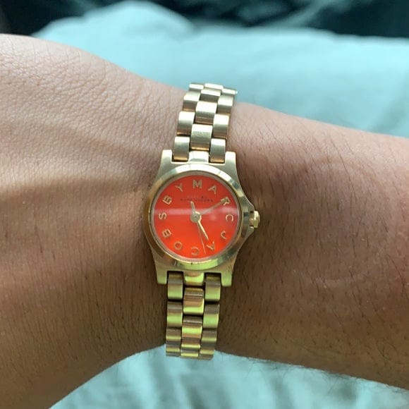 Marc Jacobs Henry Dinky Red Dial Gold Steel Strap Watch for Women - MBM3202