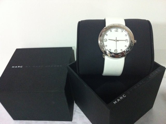 Marc Jacobs Amy White Dial White Leather Strap Watch for Women - MBM1136