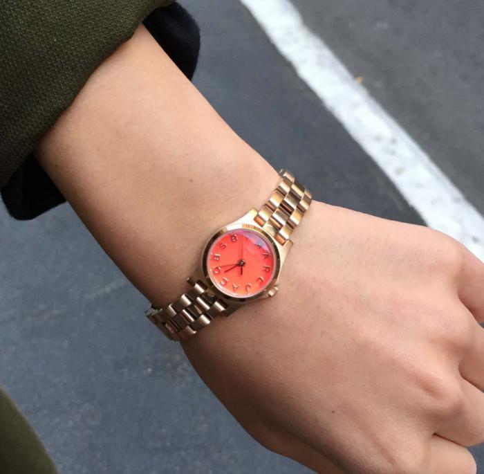 Marc Jacobs Henry Dinky Red Dial Gold Steel Strap Watch for Women - MBM3202