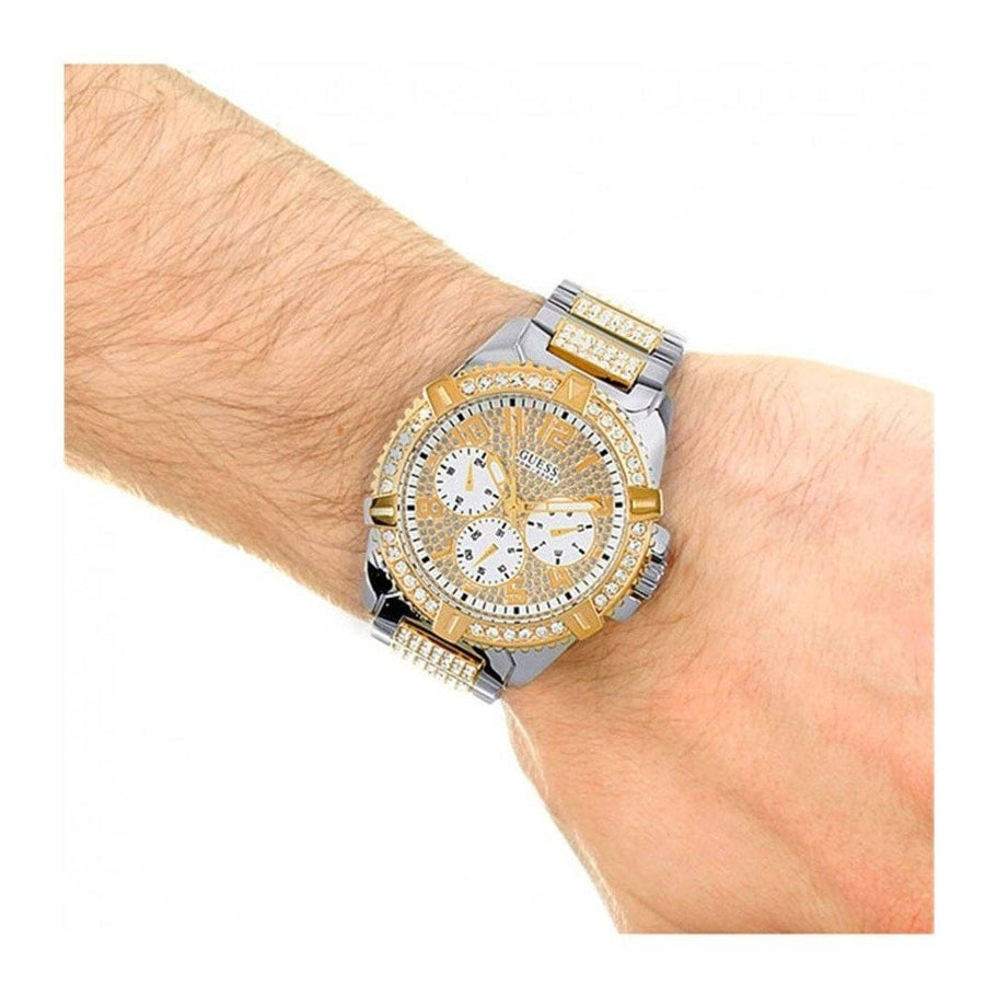Guess Frontier W0799G4 men's watch on wrist